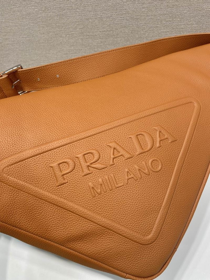 Pra*a triangle pouch
